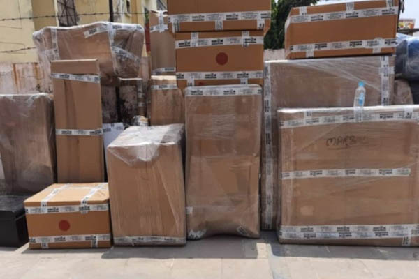 Secure and safe truck loading for home shifting